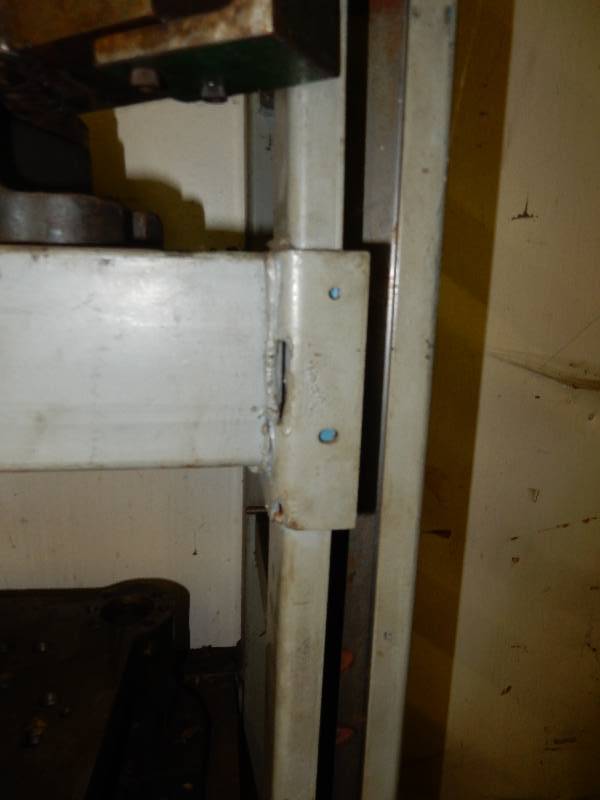 lot 10 image: VERY HEAVY DUTY SHELF UNIT