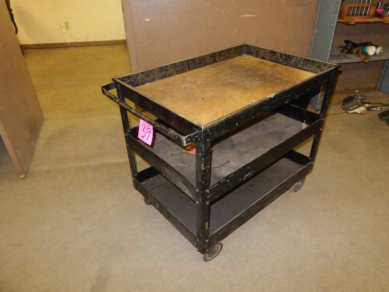 lot 39 image: Steel Rolling cart