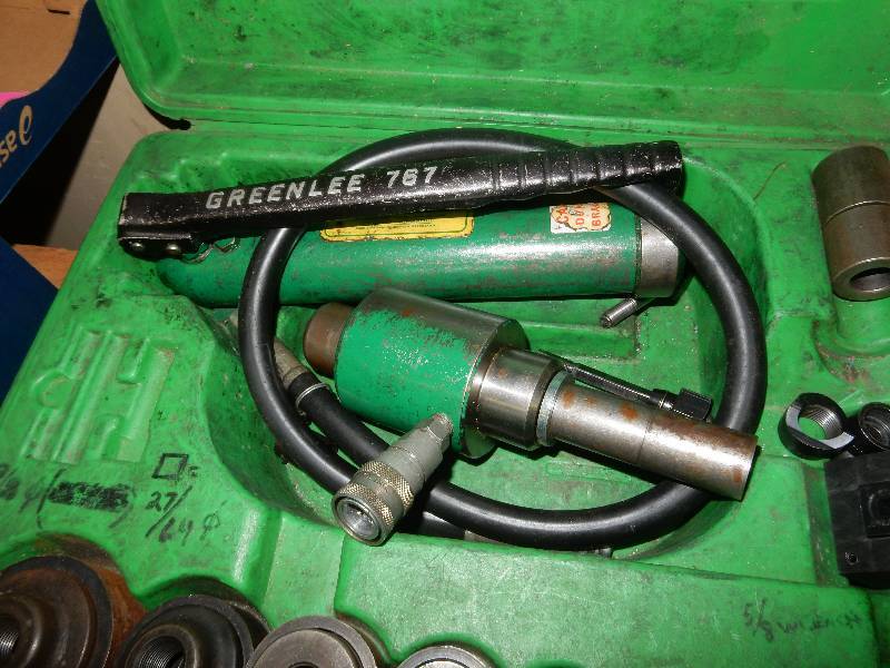 lot 136 image: Hydraulic Knock out Punch Driver System