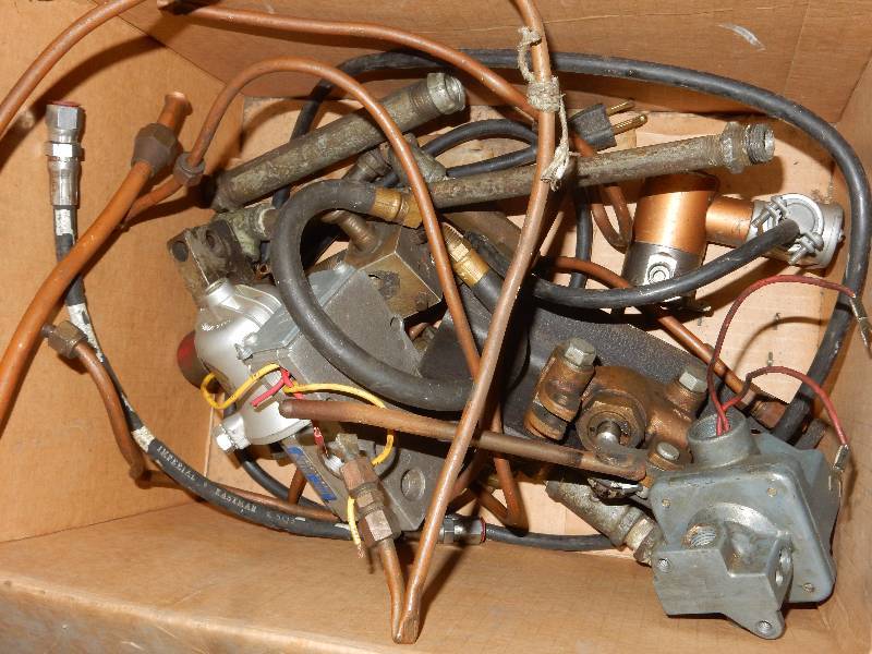 lot 173 image: Large lot of Pneumatic Items