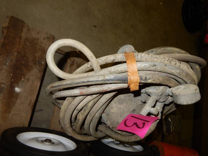 lot 13 image: Pressure pot for paint sprayer
