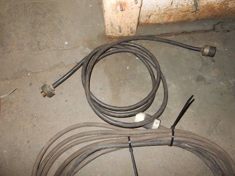 lot 143 image: 2, 3 Phase Extension Cords