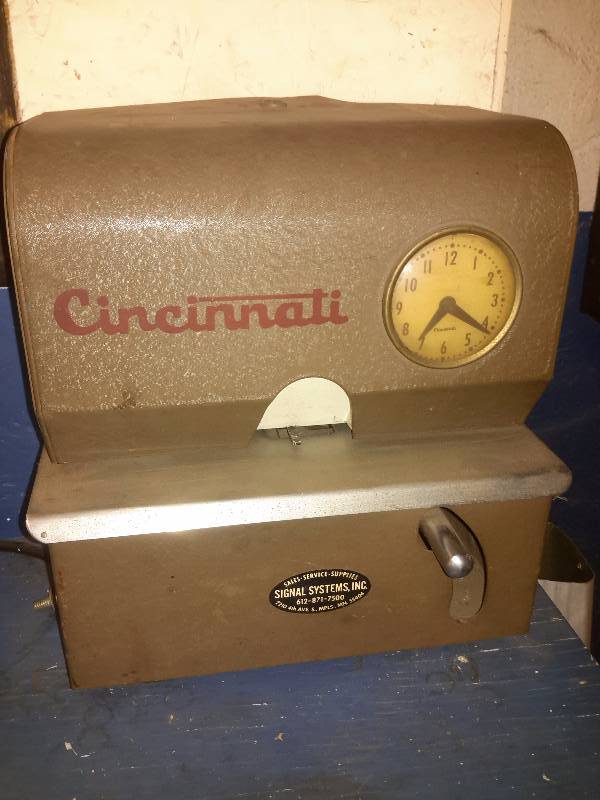 lot 197 image: Cincinnati, Time Clock and Card holder