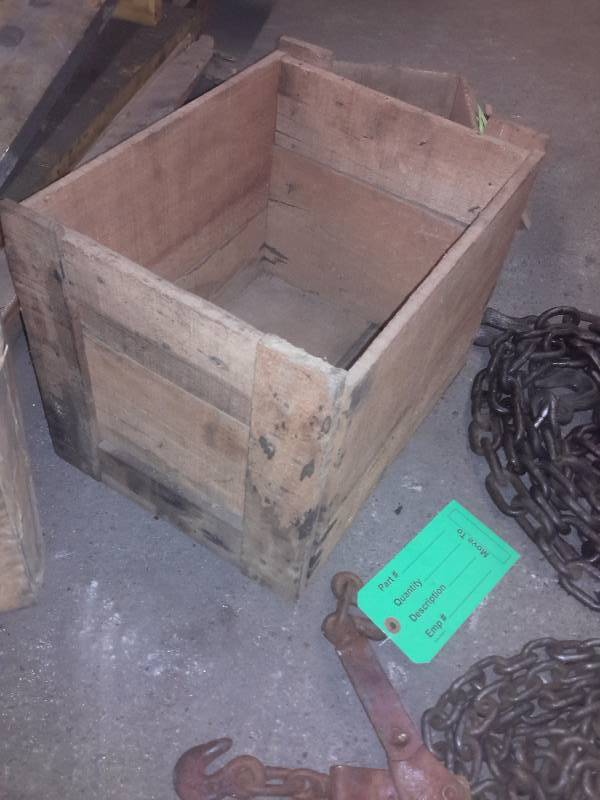 lot 51G image: 2 Load Binders and 2 Chains to be used with.