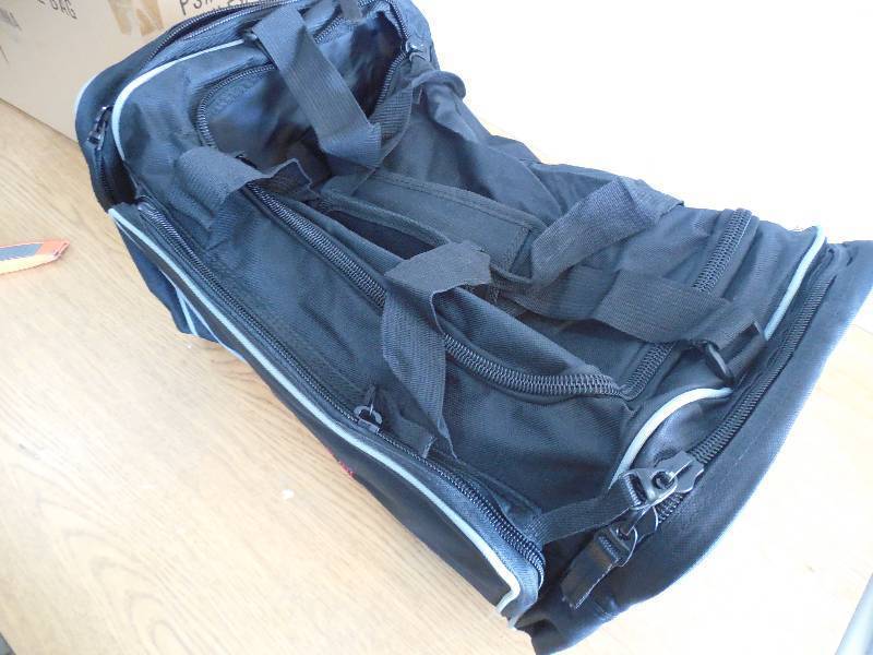lot 89 image: ( 10 ) DUFFEL BAG  SCHOOL BAGS - NEW CASE PACK