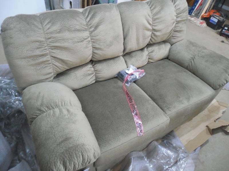 Ashley Furniture Julson Loveseat Dune This And That Auction 154 K Bid