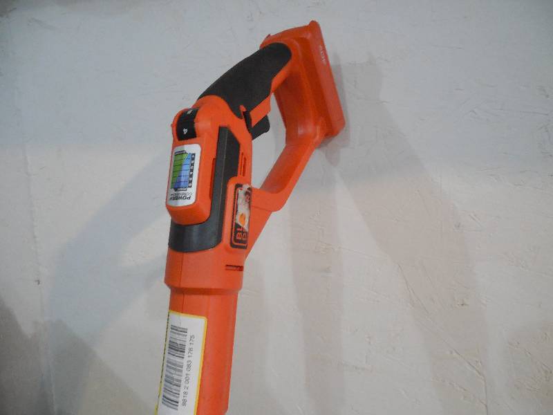lot 10 image: BLACKDECKER 40-Volt Electric Cordless Straight Shaft String Trimmer