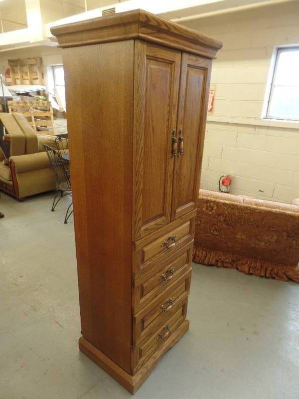 lot 904 image: REVOLVING JEWELRY  LINGERIE CABINET