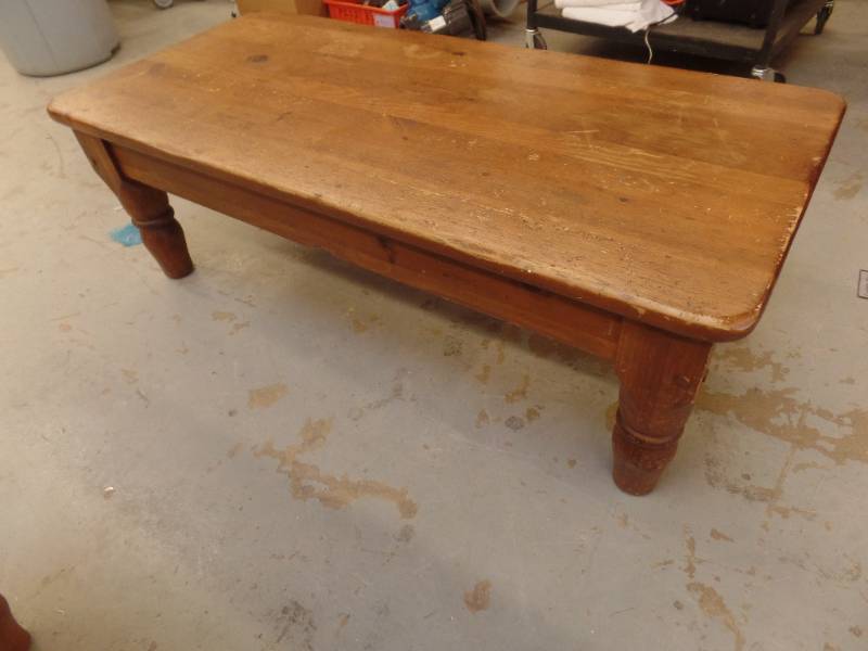 lot 907 image: OCCASIONAL TABLES