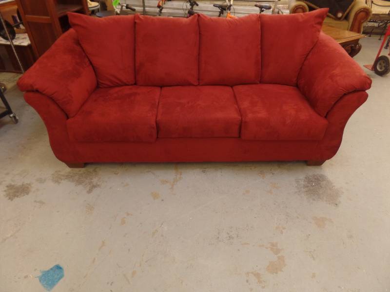 lot 909 image: MICROFIBER SOFA