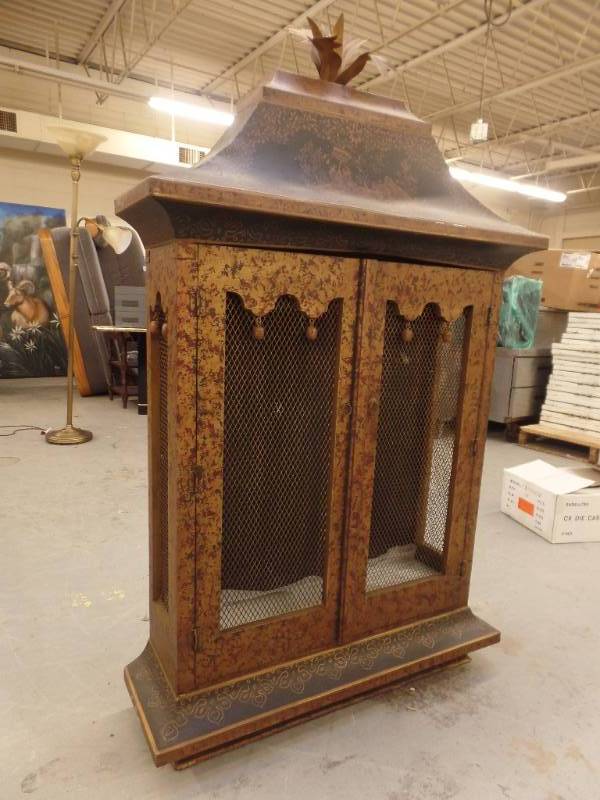 lot 911 image: ASIAN CABINET