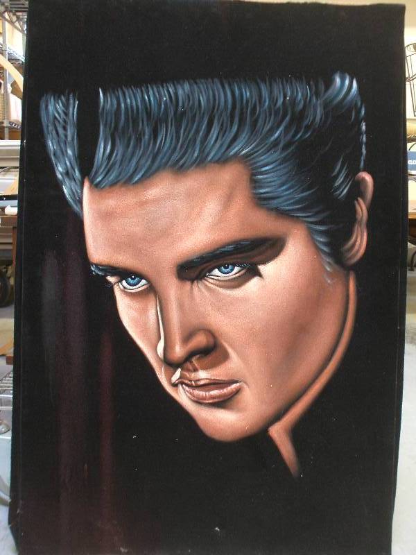 lot 921 image: ELVIS ON VELVET