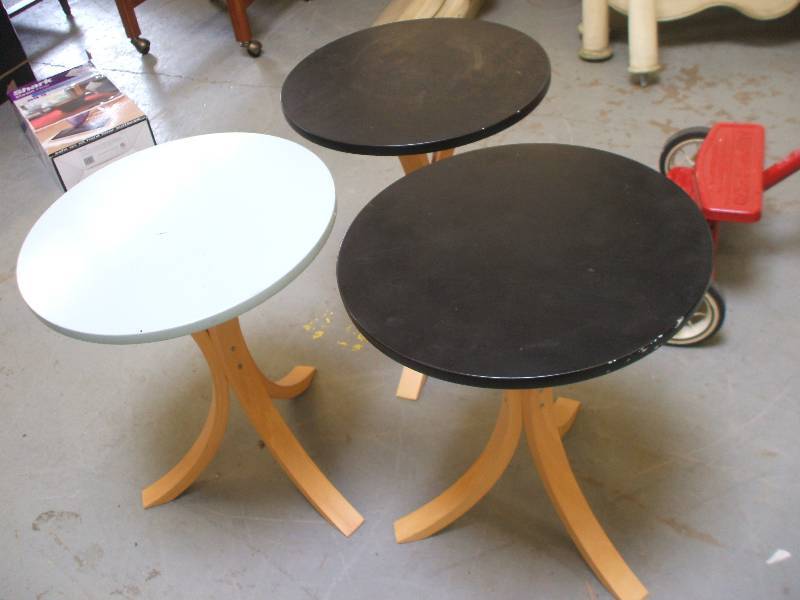 lot 928 image: IKEA ACENT TABLES