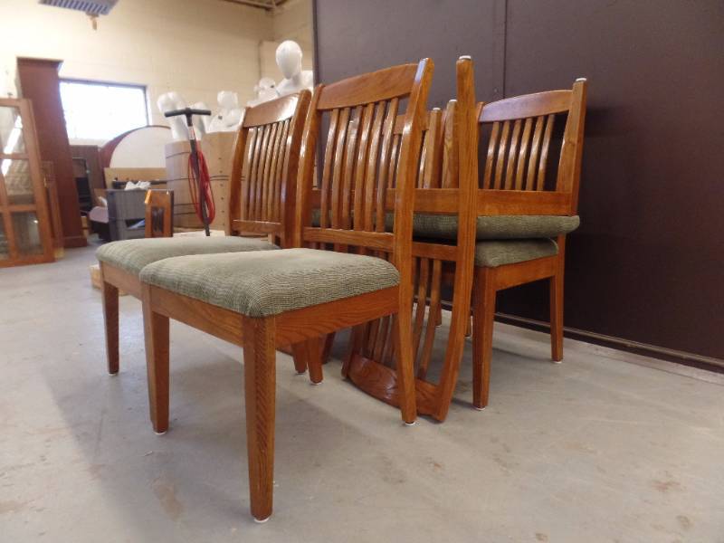 lot 959 image: DINING CHAIRS