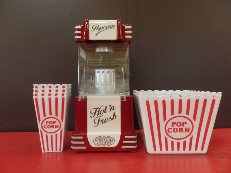 lot 963 image: POPCORN POPPER AND ACCESSORIES