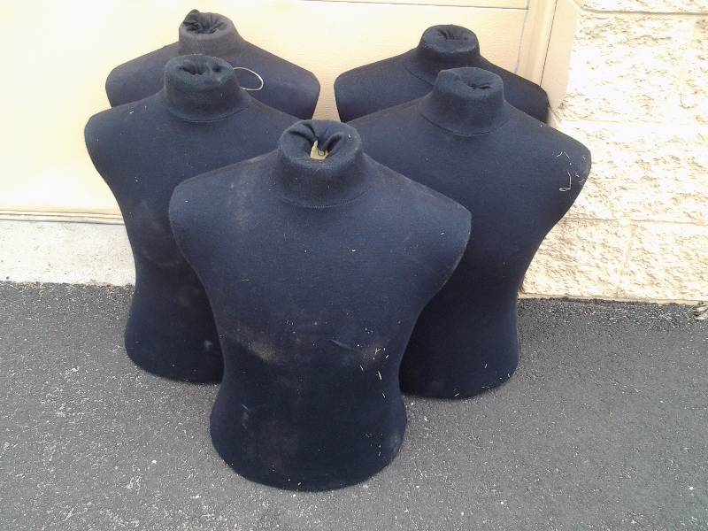 lot 10 image: 5-Torso Size Manaquins
