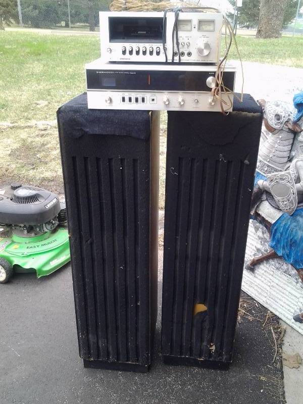 lot 11 image: Sherwood AMFM Receiver & Tape Deck With 2-Tall Stand-Up Speakers