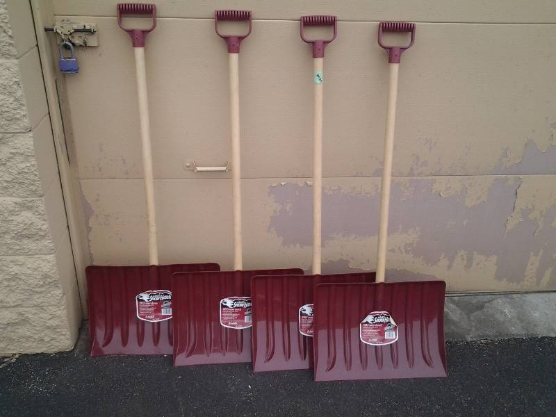 lot 29 image: 4-New Light Weight Plastic Snow Shovels