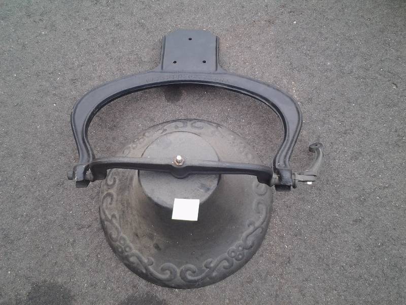 lot 31 image: Cast Iron Bell Complete