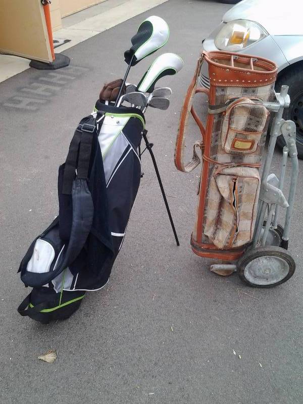 lot 52 image: HiTech Golf Bag & Set Of Same Brand Clubs & Vintage Golf Bag Only