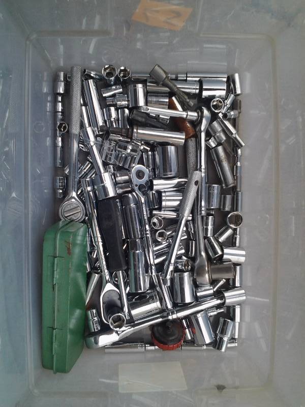 lot 57 image: 38 & 14 Sockets, Ratchets & Drivers