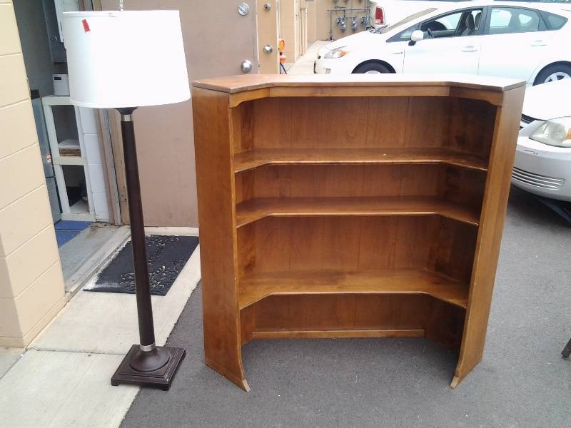lot 64 image: Corner Bookcase & Floor Lamp With Shade