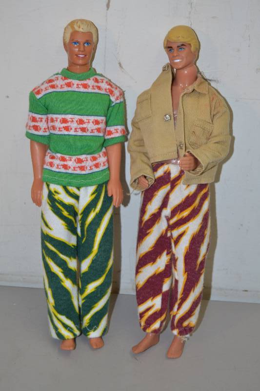 lot 40 image: Ken Dolls