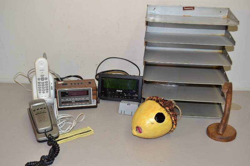 lot 50 image: Office Supplies, Bird House