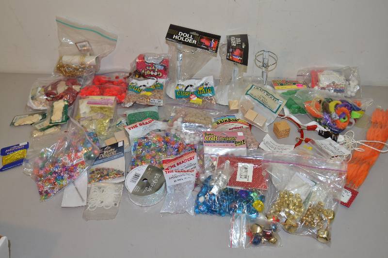 lot 61 image: Crafting Supplies