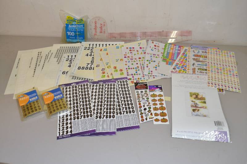 lot 62 image: Scrapbooking Items
