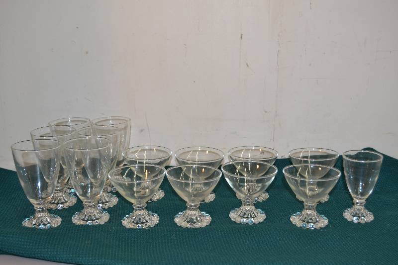 lot 65 image: Vintage Glassware