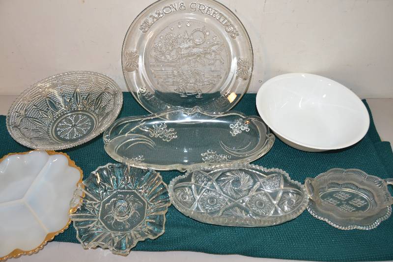 lot 72 image: Vintage Serving Dishes