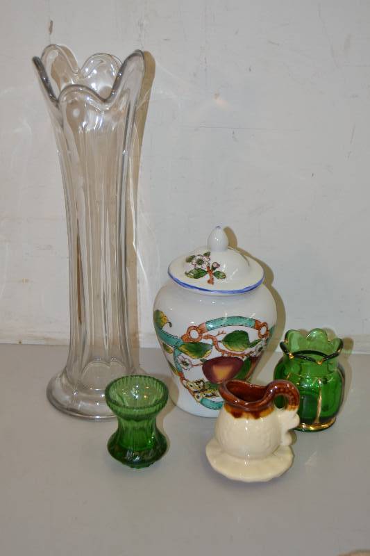lot 82 image: Ginger Jar, Vase, Vintage Glass