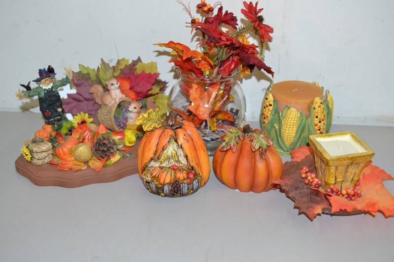 lot 91 image: Autum Decor