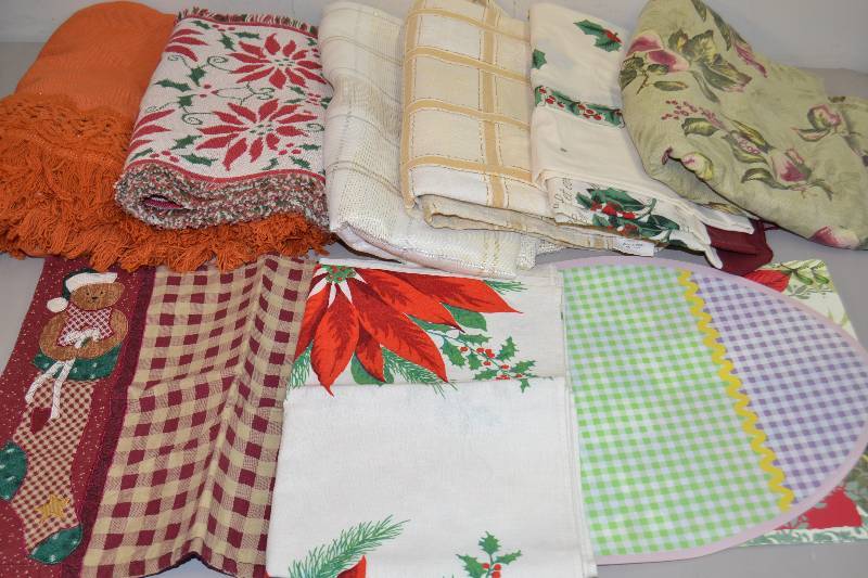 lot 97 image: Tablecloths, Placemats