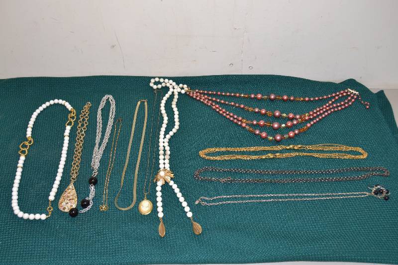 lot 105 image: Necklaces