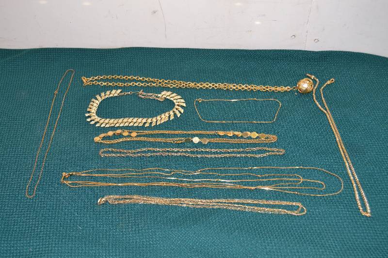 lot 109 image: Necklaces