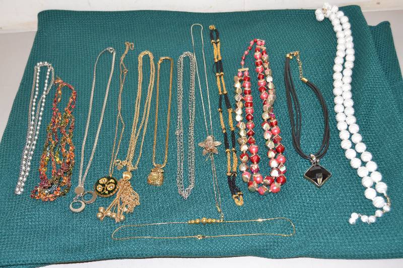 lot 113 image: Necklaces