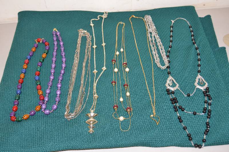 lot 114 image: Necklaces