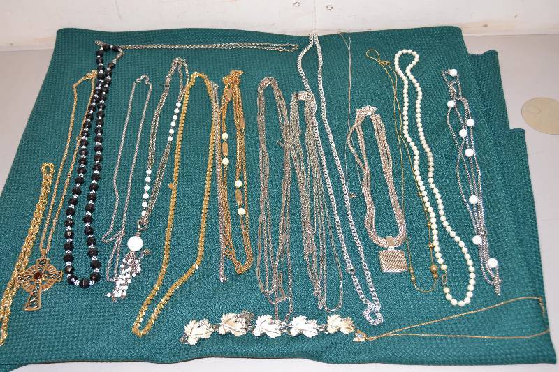 lot 115 image: Necklaces and Bracelet