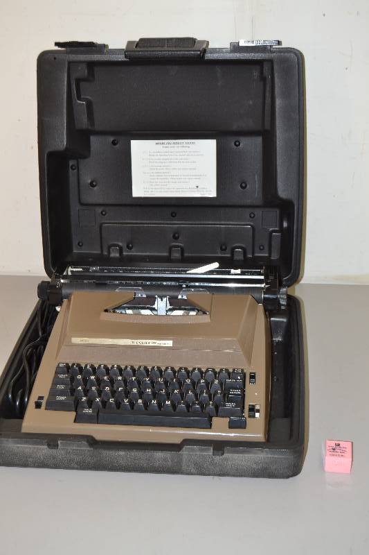 lot 134 image: Sears Electric Typewriter