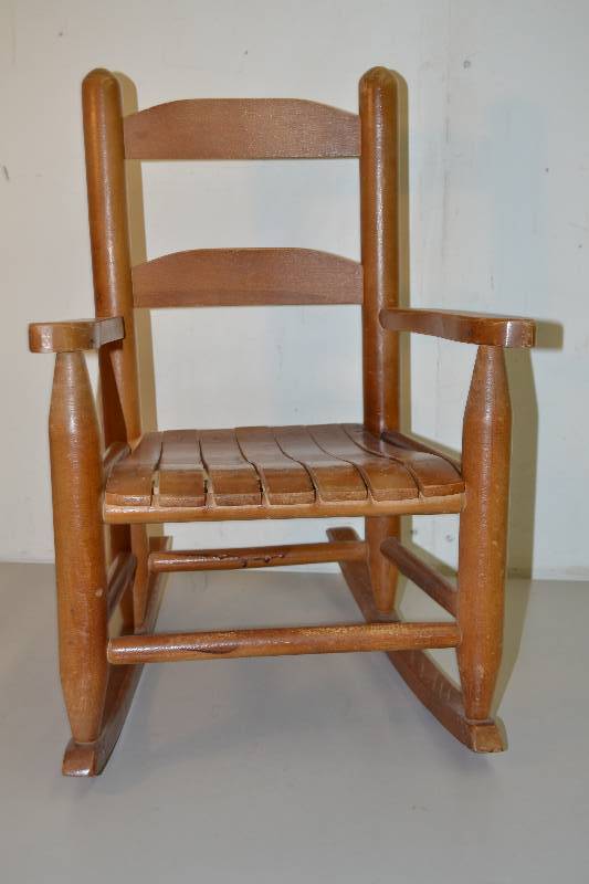 lot 139 image: Childs Rocking Chair
