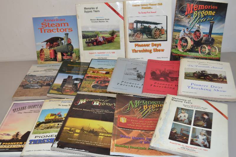 lot 157 image: Threshing Show Magazines