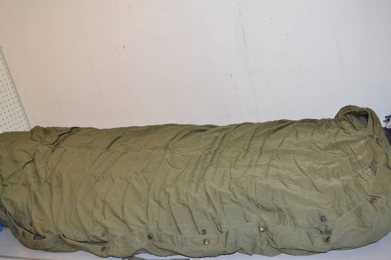 lot 162 image: US Army Arctic Sleeping Bag