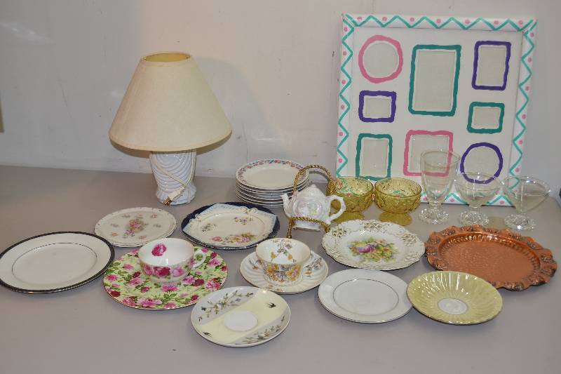 lot 166 image: Collectible Dishware
