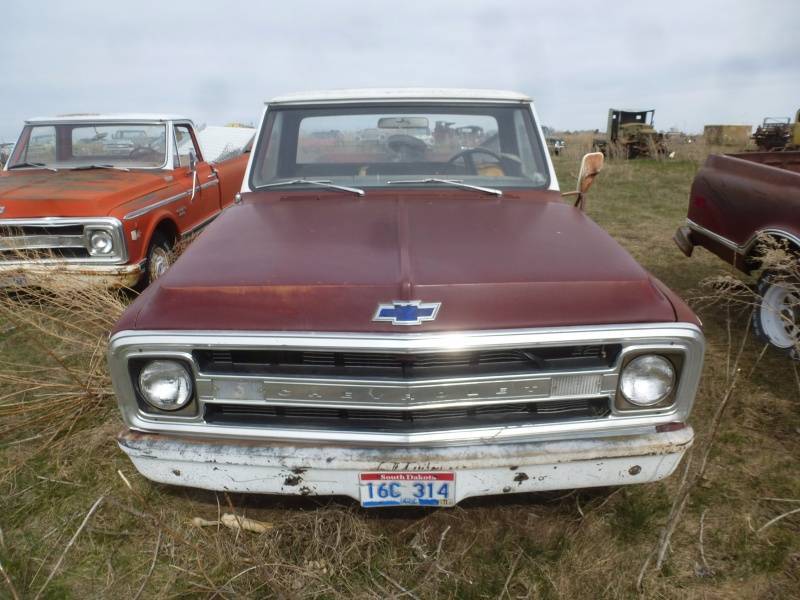 lot 57 image: 1969 Chevy C 20 Pickup