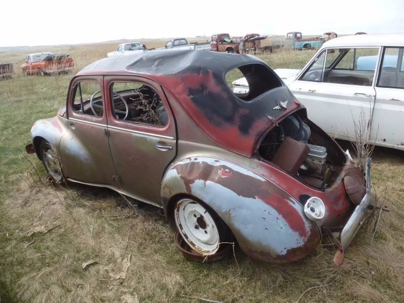 lot 70 image: 1960s Renault 4 Door