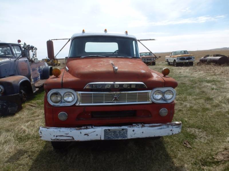 lot 87 image: 1960 Dodge D 500 Truck