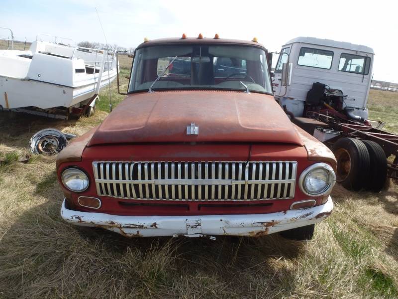 lot 105 image: 1965- 1966 International 1200 A 4WD