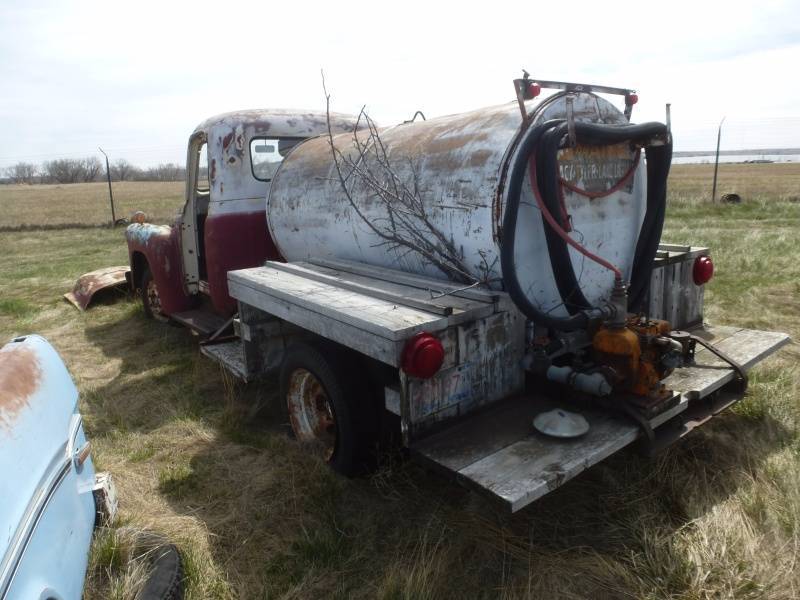 lot 107 image: 1956 International S 130 Tanker